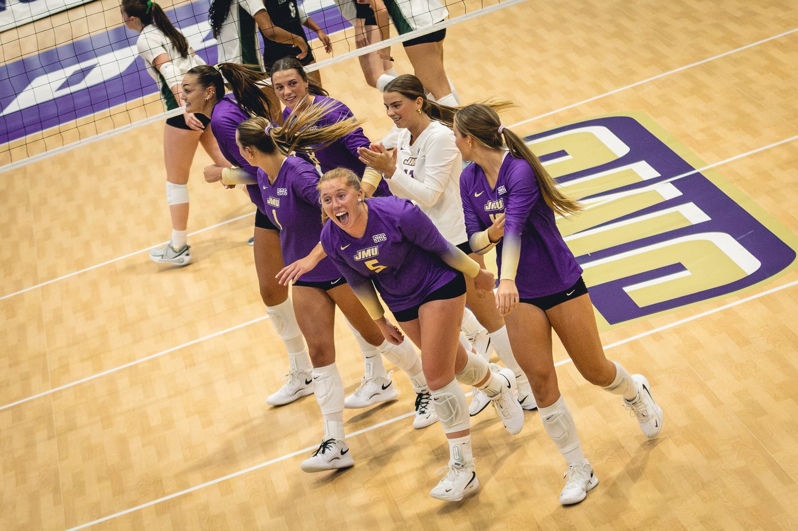 JMU vs. Loyola volleyball photo 16